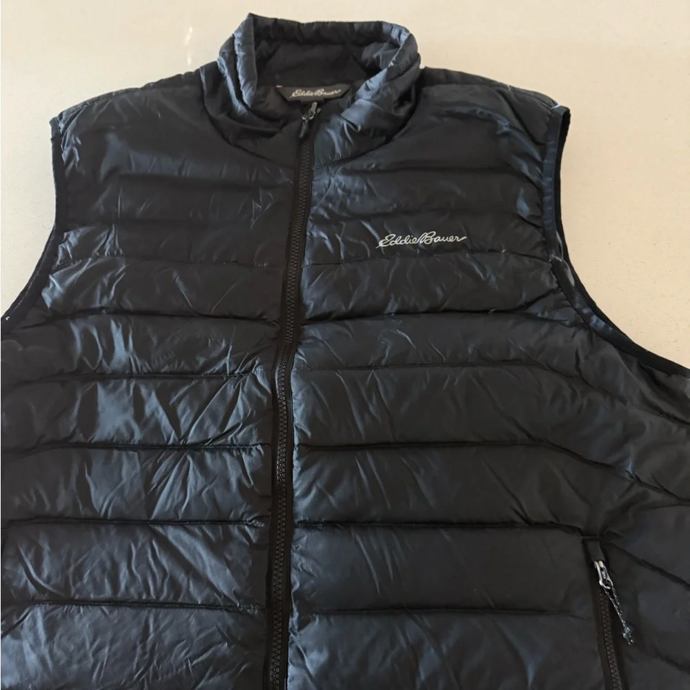 Eddie Bauer Men's Black Puffer Vest Size Large - Picture 3 of 10